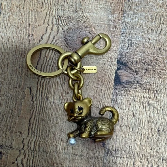 Coach Creatures Kitten Cat Charm with Pearl Keychain - Picture 1 of 8